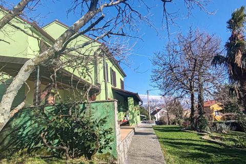 Rijeka, Cernik - kuća 320 m2 s okućnicom 3400 m2