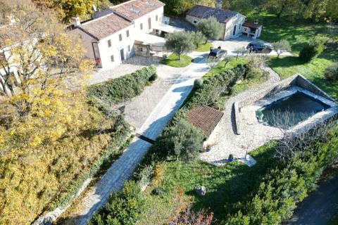 Istra, imanje s četiri kuće