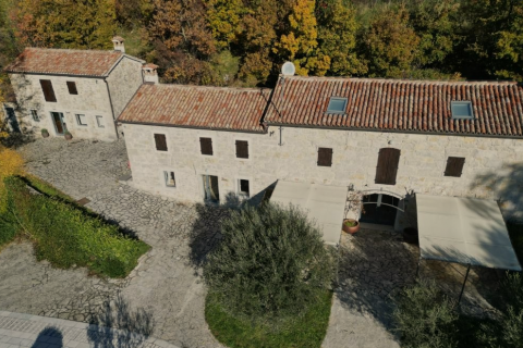 Istra, imanje s četiri kuće