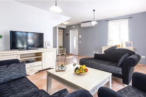 Istra Lovrečica,Kuća dvojnica 300 m do mora