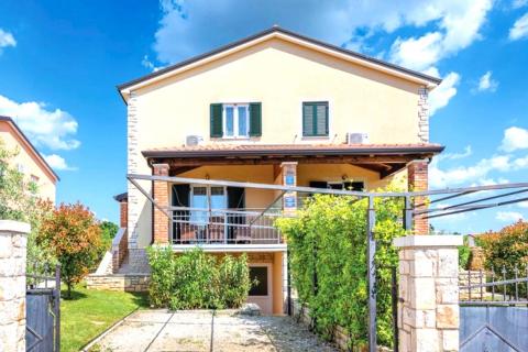 Istra Lovrečica,Kuća dvojnica 300 m do mora