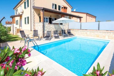 Istra Lovrečica,Kuća dvojnica 300 m do mora