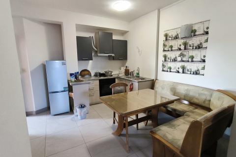 Istra, Marčana - poslovni prostor i stan za najam