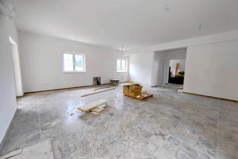 OTOK KRK,dvije kuće sa bazenima na prodaju 