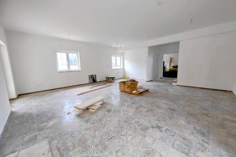 OTOK KRK,dvije kuće sa bazenima na prodaju 