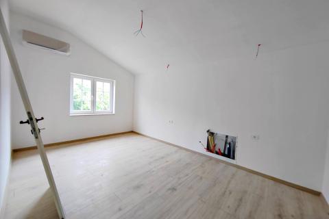 OTOK KRK,dvije kuće sa bazenima na prodaju 