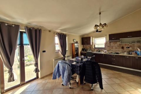 Istra, Rakalj- prizemnica s bazenom i dodatnim objektom