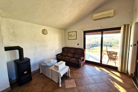 Istra, Rakalj- prizemnica s bazenom i dodatnim objektom