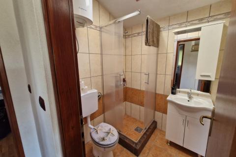 Istra, Rakalj- prizemnica s bazenom i dodatnim objektom