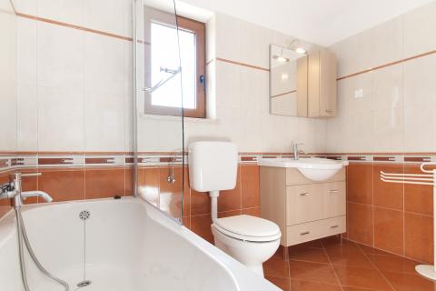 Istra, Poreč okolica - Samostojeća kuća s bazenom