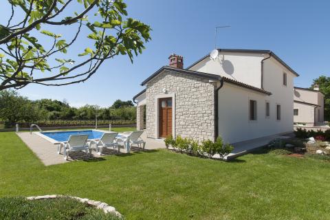 Istra, Poreč okolica - Samostojeća kuća s bazenom