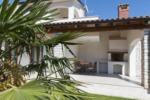 Istra, Poreč okolica - Samostojeća kuća s bazenom