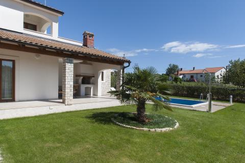 Istra, Poreč okolica - Samostojeća kuća s bazenom