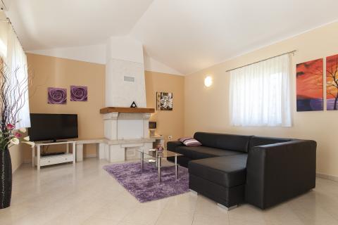 Istra, Poreč okolica - Samostojeća kuća s bazenom