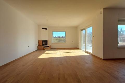 Istra,Štokovci-kuća s bazenom i okućnicom