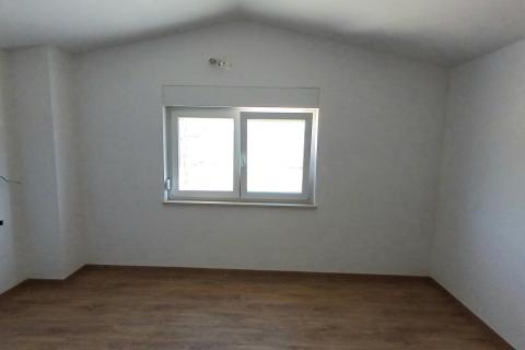 Istra,Štokovci-kuća s bazenom i okućnicom