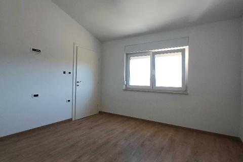 Istra,Štokovci-kuća s bazenom i okućnicom