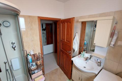 Istra, Valbandon - dvosoban stan s parkingom