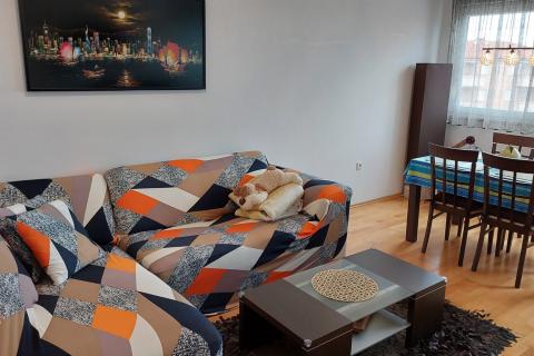 Istra, Valbandon - dvosoban stan s parkingom