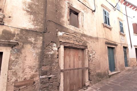 Istra, Buje- kuća u nizu za adaptaciju