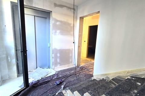 Rovinj,-stan u novogradnji,+parking mjesto+vrt200m2-blizu mora