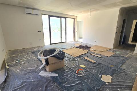 Rovinj,-stan u novogradnji,+parking mjesto+vrt200m2-blizu mora