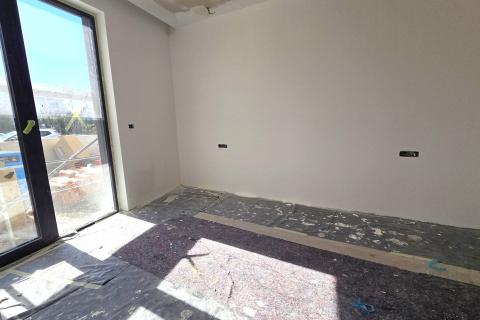 Rovinj,-stan u novogradnji,+parking mjesto+vrt200m2-blizu mora