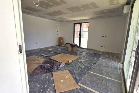 Rovinj,-stan u novogradnji,+parking mjesto+vrt200m2-blizu mora