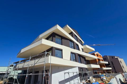 Rovinj,-stan u novogradnji,+parking mjesto+vrt200m2-blizu mora