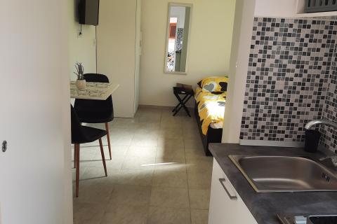 Istra, Pješčana uvala, - kuća s tri apartmana