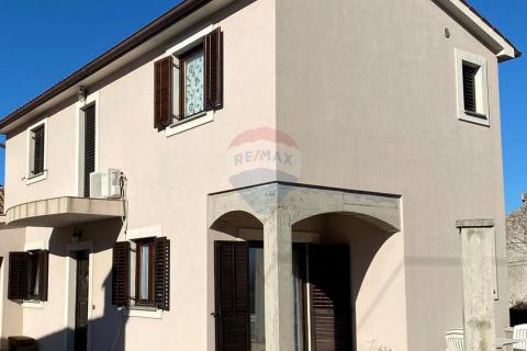 Дом Pomer, Medulin, 100m2