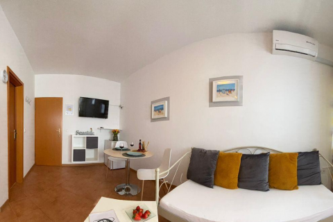 Istra, Rovinj, Kuća s deset apartmana na odličnoj poziciji