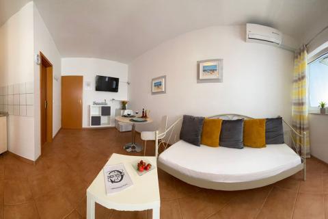 Istra, Rovinj, Kuća s deset apartmana na odličnoj poziciji