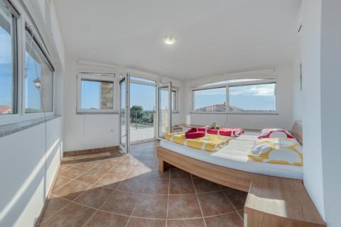 House okolica Pule, Pula, 350m2