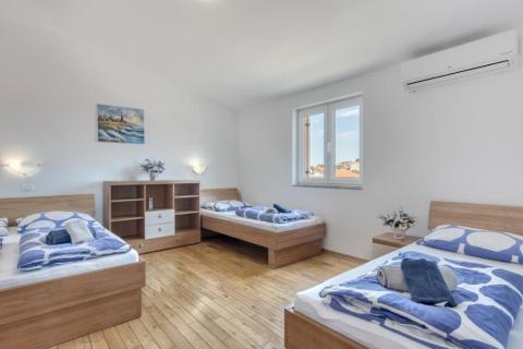 House okolica Pule, Pula, 350m2