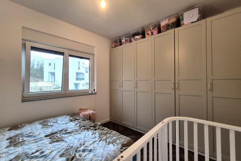 RIJEKA,KASTAV- NOVOGRADNJA, stan 68,95 m2, parking, terasa, pogled na more