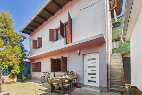 Zagreb, Dubrava, dvije kuće s pomoćnom zgradom, virtualna šetnja