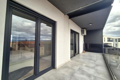 RIJEKA,KASTAV- NOVOGRADNJA, stan 1S+DB, parking, terasa, pogled na more