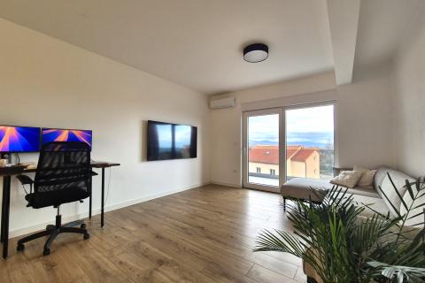 RIJEKA,KASTAV- NOVOGRADNJA, stan 1S+DB, parking, terasa, pogled na more