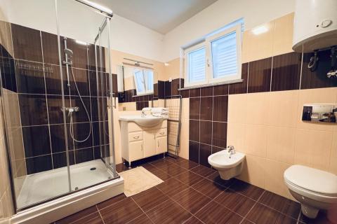 Smokvica,Novi Vinodolski- stan 100m od mora