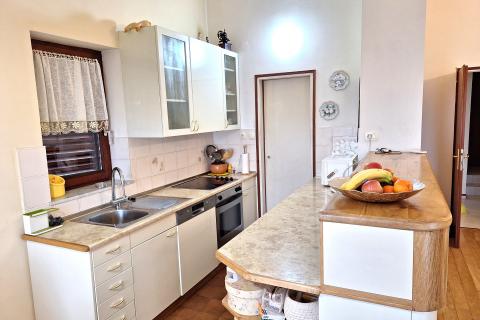 Huis Pobri, Opatija - Okolica, 210m2