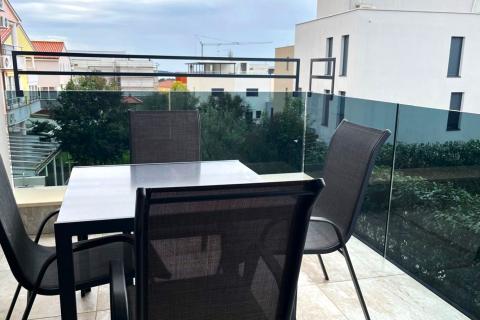 Istra, Novigrad,  moderan stan za dugoročni najam - novogradnja