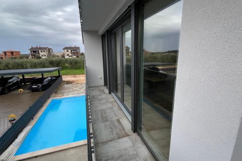 Istra, Novigrad,  moderan stan za dugoročni najam - novogradnja