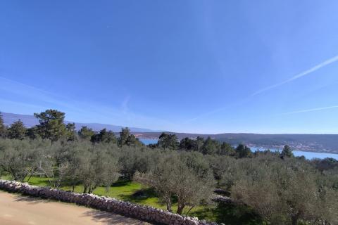 Krk, Čižići, dvosoban stan u blizini mora, novogradnja