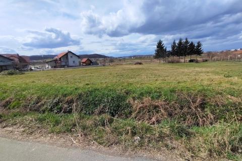 Karlovac, Turanj - građevinsko zemljište 1122 m2