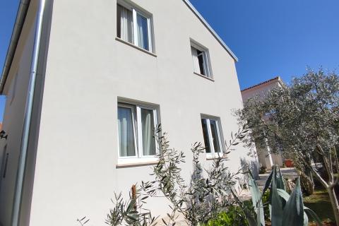 Istra, Vrsar, okolica,  kuća s 4 apartmana blizu mora