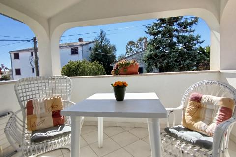 Istra, Vrsar, okolica,  kuća s 4 apartmana blizu mora