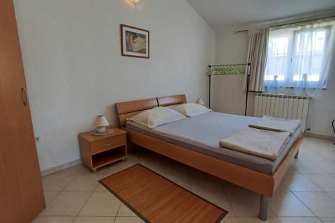 Istra, Vrsar, okolica,  kuća s 4 apartmana blizu mora