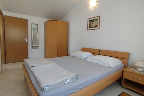 Istra, Vrsar, okolica,  kuća s 4 apartmana blizu mora