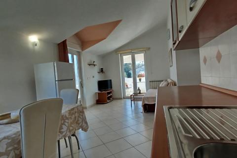Istra, Vrsar, okolica,  kuća s 4 apartmana blizu mora